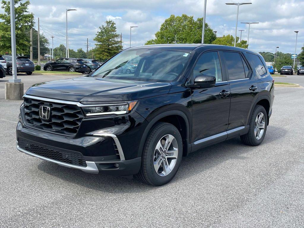 new 2025 Honda Pilot car, priced at $46,345