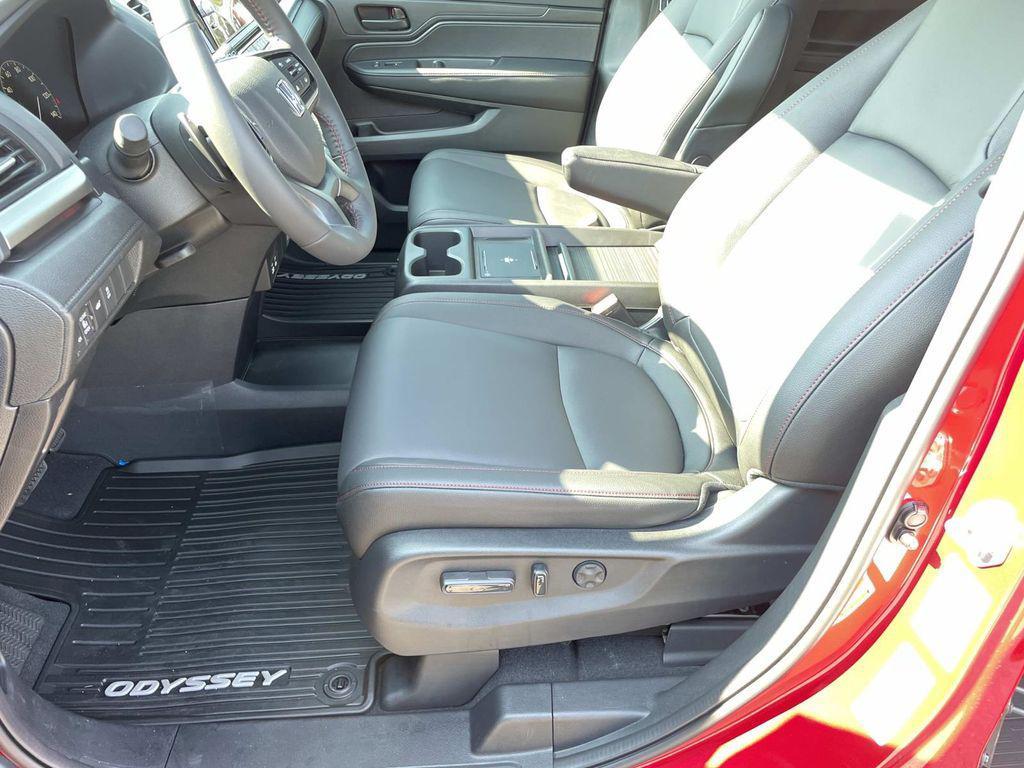 new 2026 Honda Odyssey car, priced at $45,095
