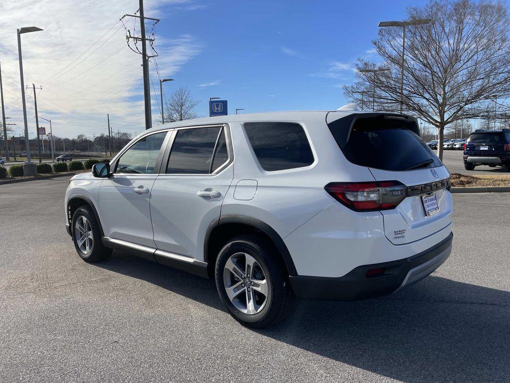 used 2025 Honda Pilot car, priced at $42,452