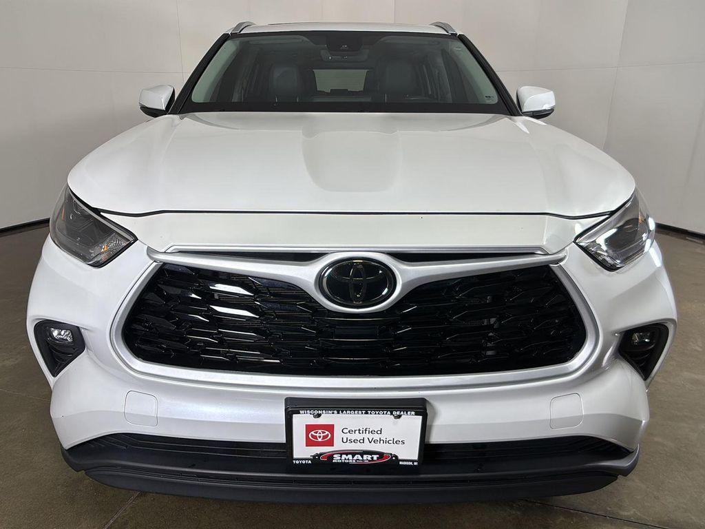 used 2024 Toyota Highlander car, priced at $40,000