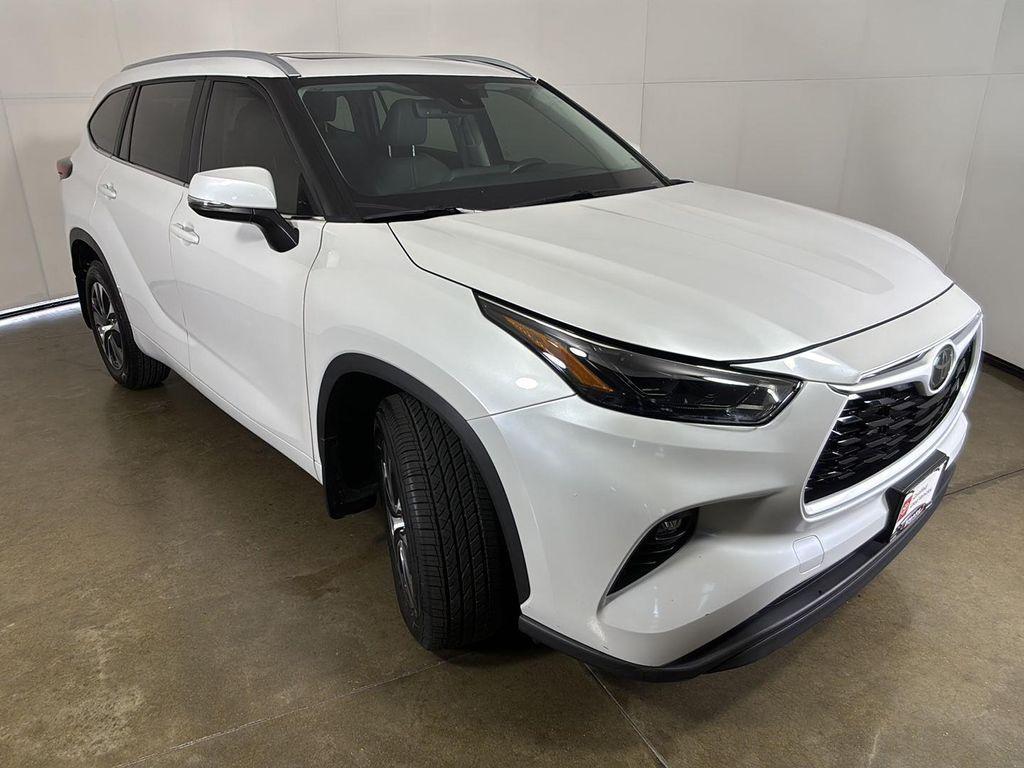 used 2024 Toyota Highlander car, priced at $40,000