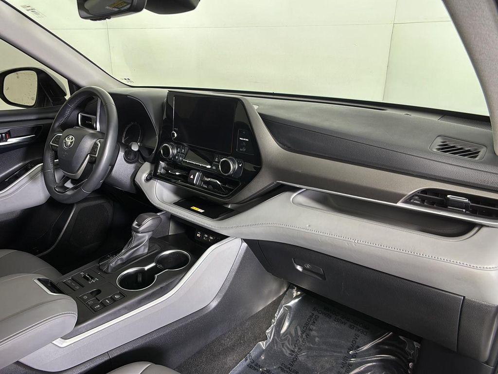 used 2024 Toyota Highlander car, priced at $40,000