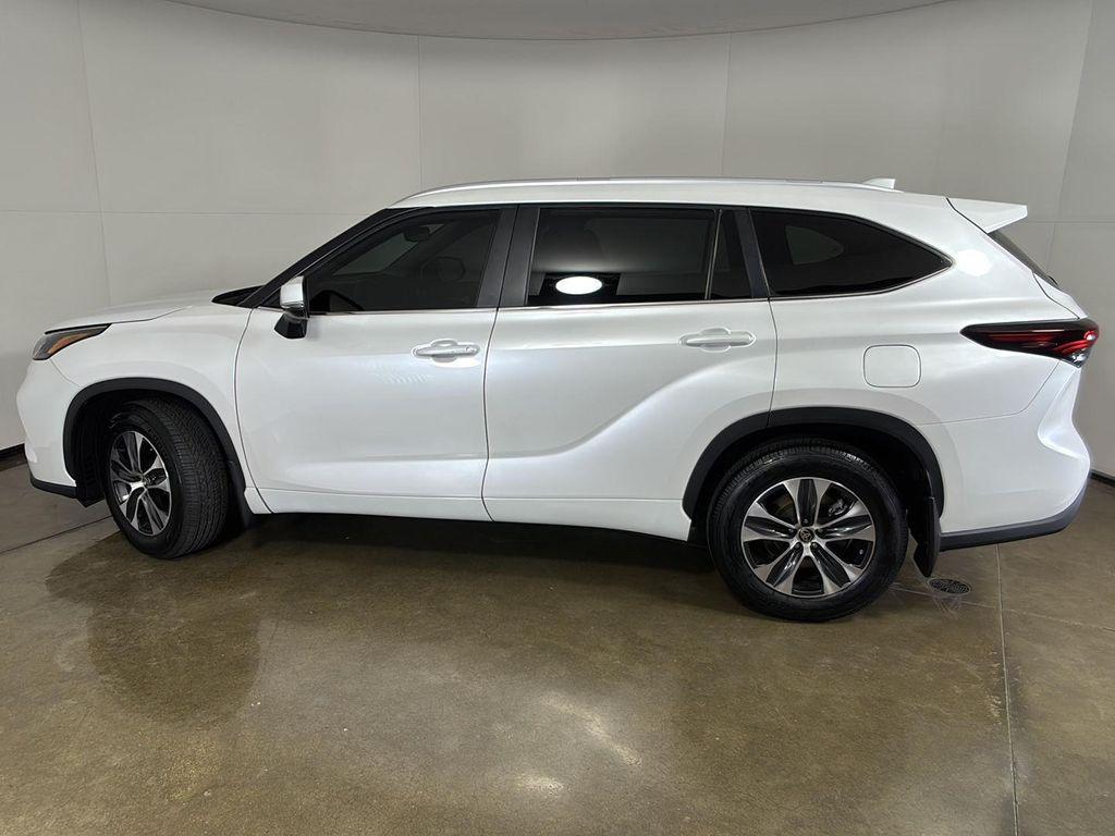 used 2024 Toyota Highlander car, priced at $40,000