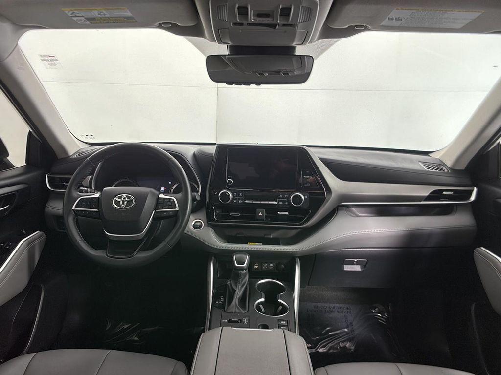 used 2024 Toyota Highlander car, priced at $40,000