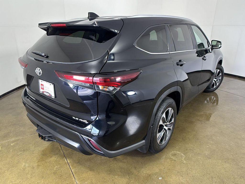 used 2024 Toyota Highlander car, priced at $35,000
