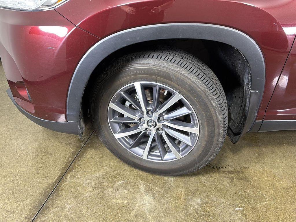 used 2019 Toyota Highlander car, priced at $27,997