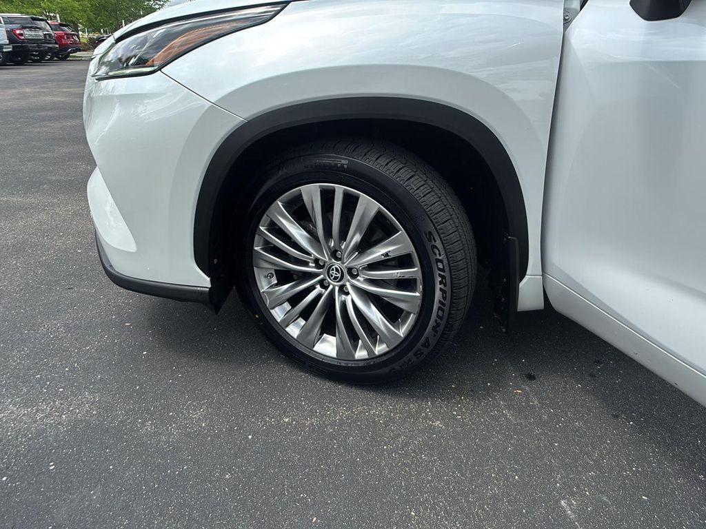 used 2023 Toyota Highlander car