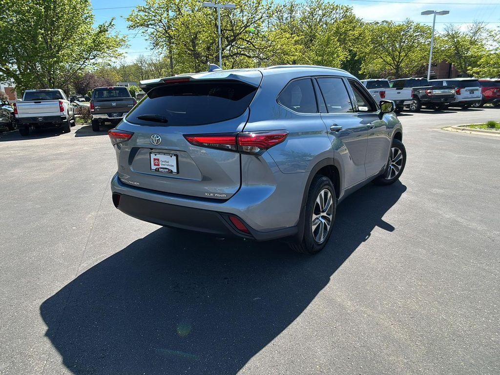 used 2022 Toyota Highlander car, priced at $37,497