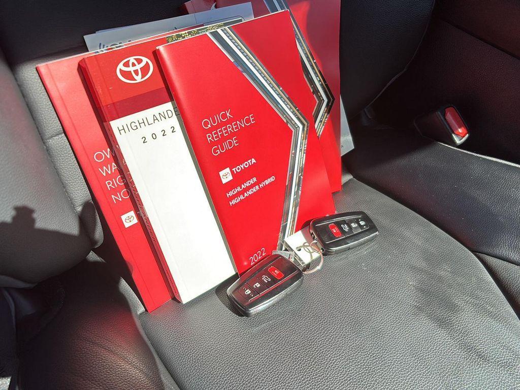used 2022 Toyota Highlander car, priced at $37,497