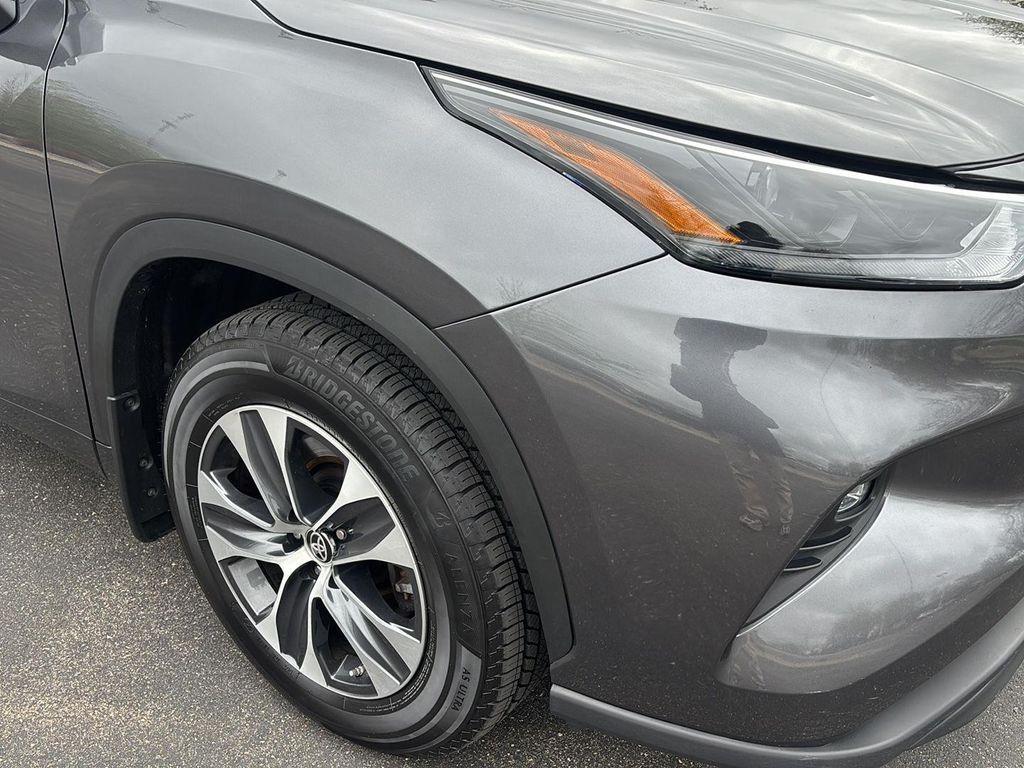 used 2023 Toyota Highlander car, priced at $37,996