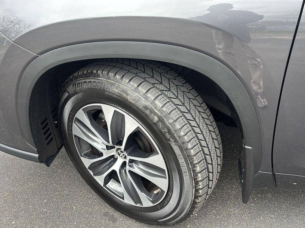used 2023 Toyota Highlander car, priced at $37,996