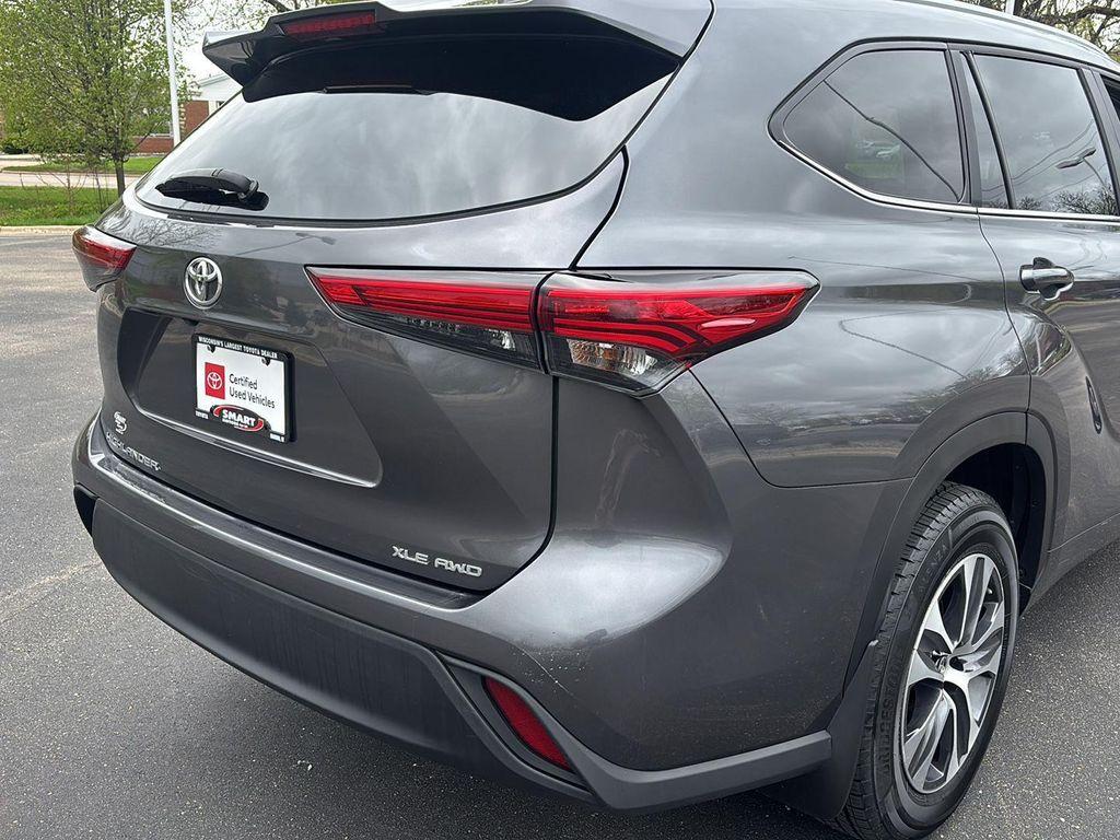 used 2023 Toyota Highlander car, priced at $37,996