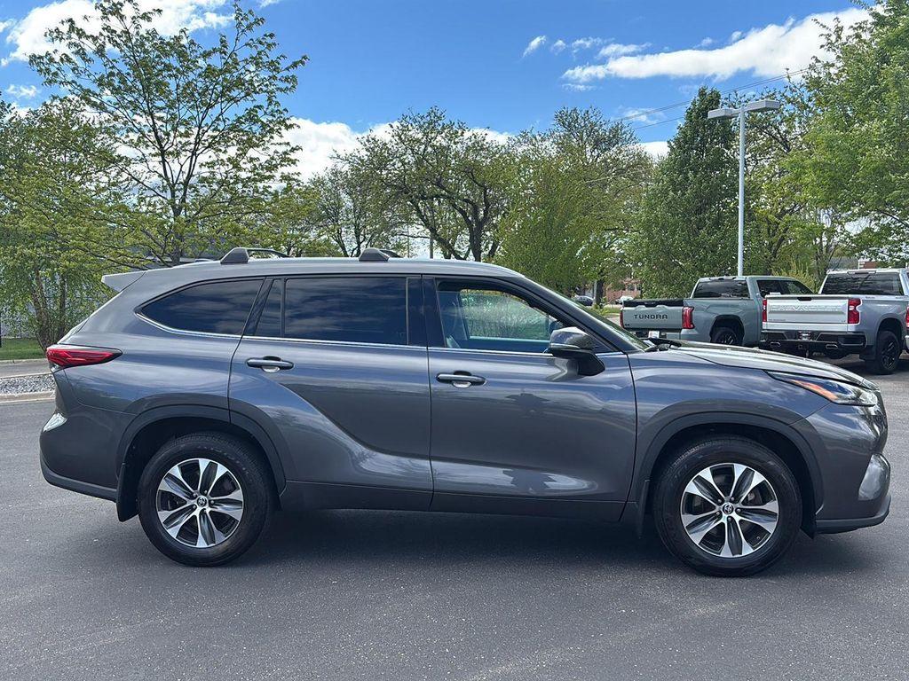 used 2022 Toyota Highlander car, priced at $40,000