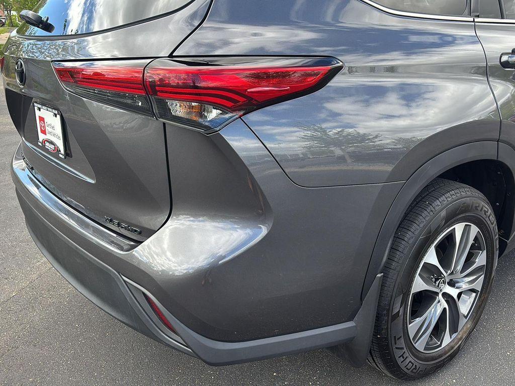 used 2022 Toyota Highlander car, priced at $40,000