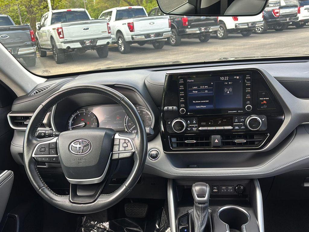 used 2022 Toyota Highlander car, priced at $40,000