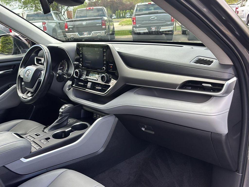 used 2022 Toyota Highlander car, priced at $40,000