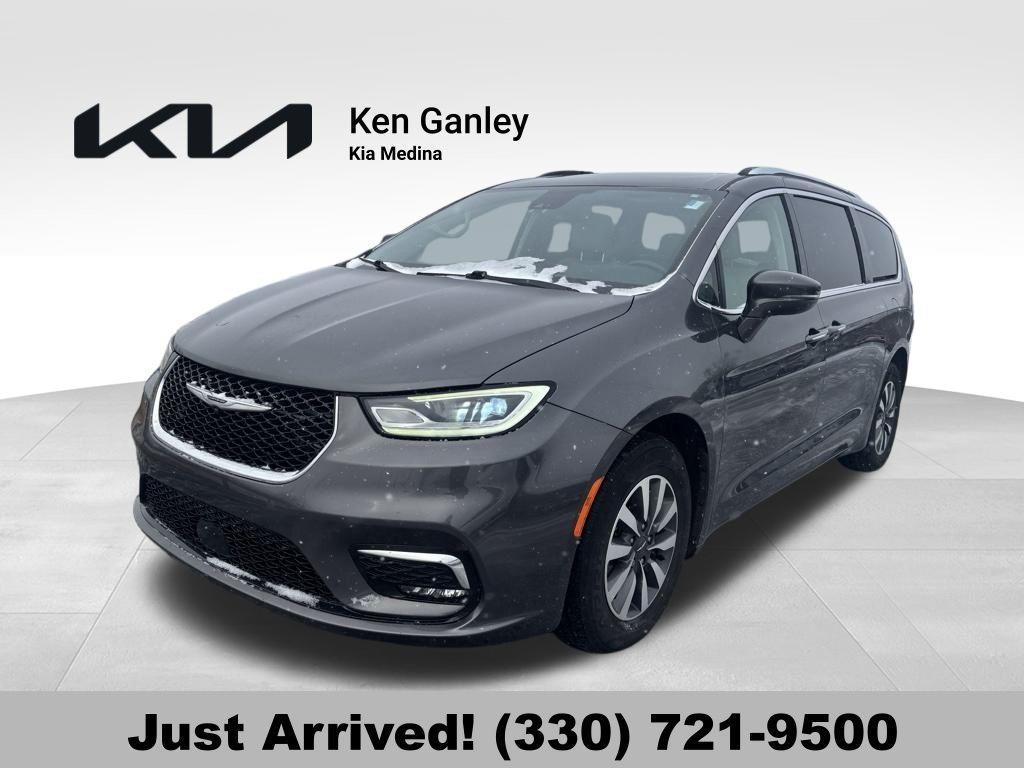 used 2021 Chrysler Pacifica car, priced at $18,826