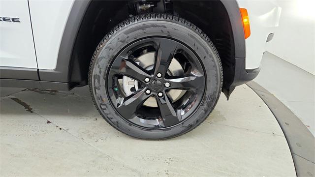 new 2025 Jeep Grand Cherokee L car, priced at $42,304