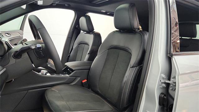 new 2025 Jeep Grand Cherokee car, priced at $41,054