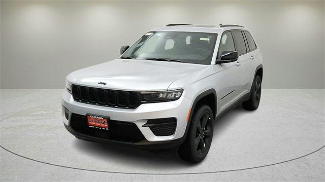 new 2025 Jeep Grand Cherokee car, priced at $41,054