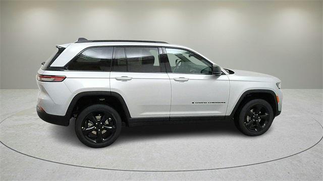 new 2025 Jeep Grand Cherokee car, priced at $41,054
