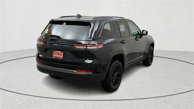 new 2026 Jeep Grand Cherokee car, priced at $43,825