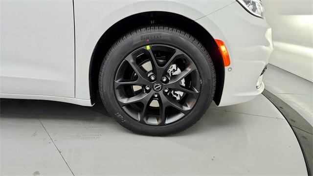 new 2026 Chrysler Pacifica car, priced at $46,740