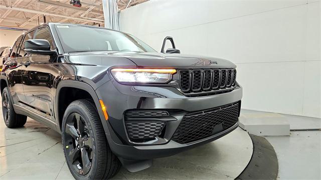 new 2025 Jeep Grand Cherokee car, priced at $41,054