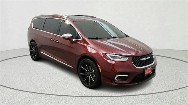 used 2021 Chrysler Pacifica Hybrid car, priced at $23,850
