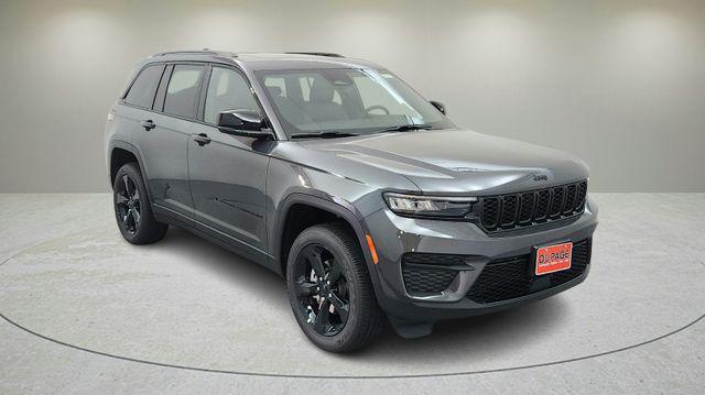 new 2025 Jeep Grand Cherokee car, priced at $40,054
