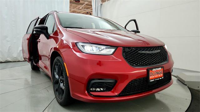 new 2026 Chrysler Pacifica car, priced at $47,176