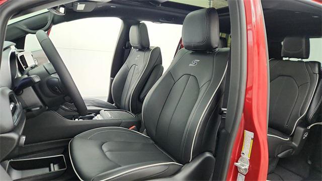 new 2026 Chrysler Pacifica car, priced at $47,176