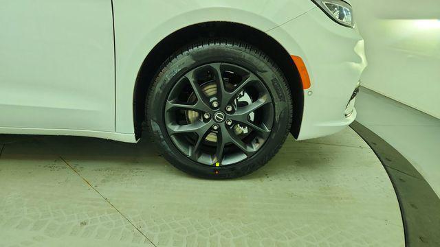 new 2026 Chrysler Pacifica car, priced at $42,917