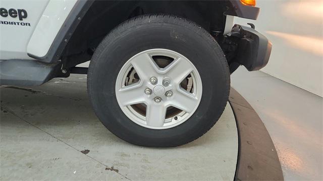 used 2022 Jeep Gladiator car, priced at $28,444
