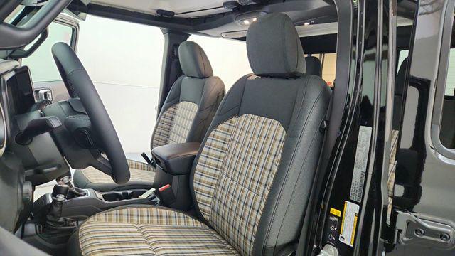 new 2026 Jeep Gladiator car, priced at $45,876