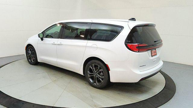 new 2026 Chrysler Pacifica car, priced at $41,773