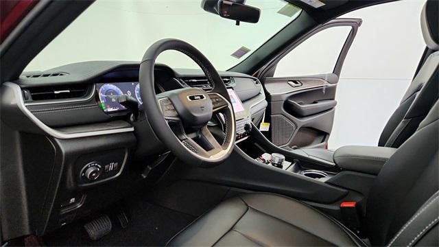 new 2025 Jeep Grand Cherokee car, priced at $40,934