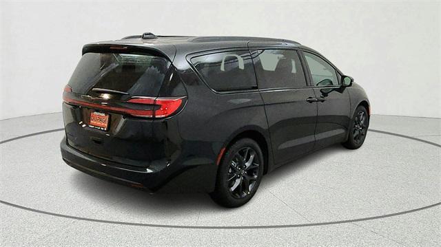 new 2026 Chrysler Pacifica car, priced at $42,916