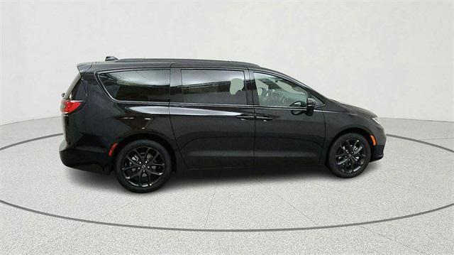 new 2026 Chrysler Pacifica car, priced at $42,916