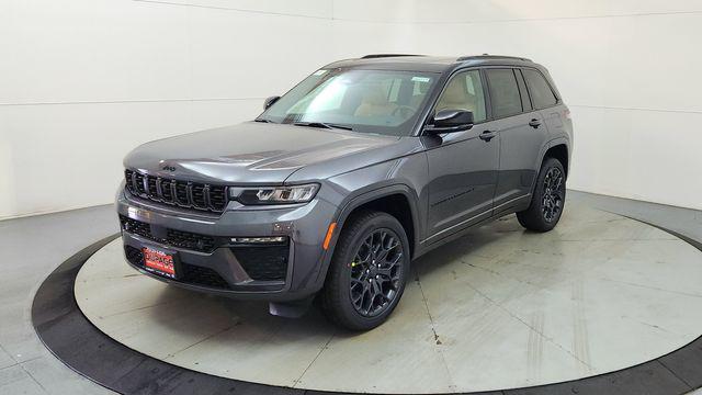new 2026 Jeep Grand Cherokee car, priced at $56,227