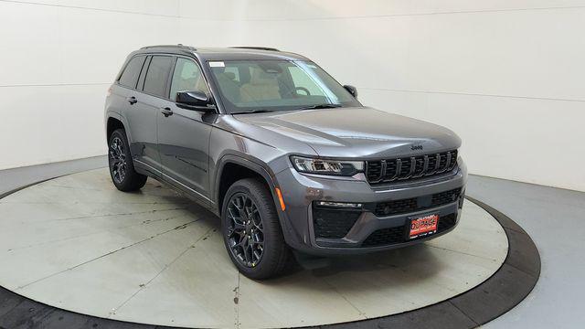 new 2026 Jeep Grand Cherokee car, priced at $56,227