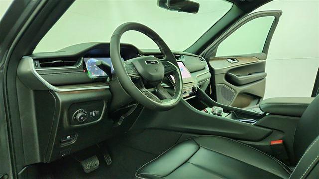 new 2025 Jeep Grand Cherokee car, priced at $42,954