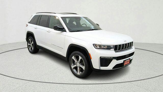 new 2026 Jeep Grand Cherokee car, priced at $42,773