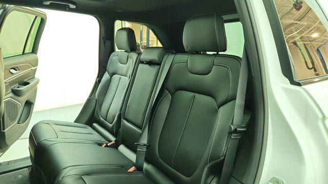 new 2026 Jeep Grand Cherokee car, priced at $42,773