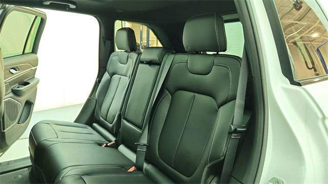 new 2026 Jeep Grand Cherokee car, priced at $44,257