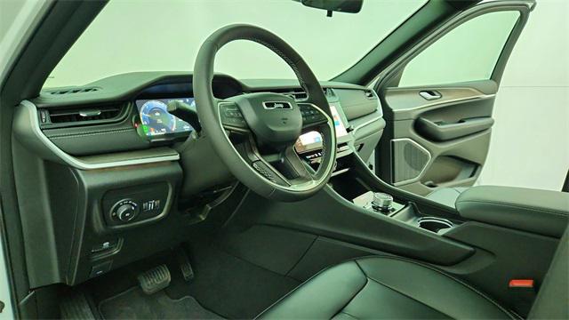 new 2026 Jeep Grand Cherokee car, priced at $44,257