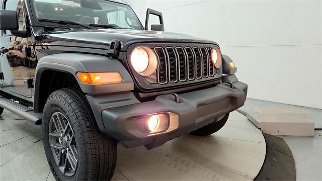new 2025 Jeep Wrangler car, priced at $42,327