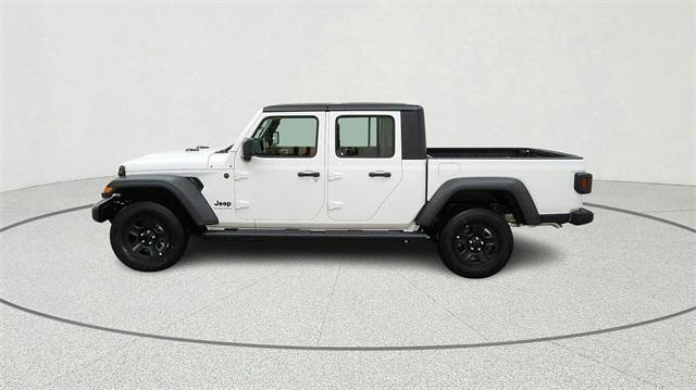 new 2026 Jeep Gladiator car, priced at $40,572