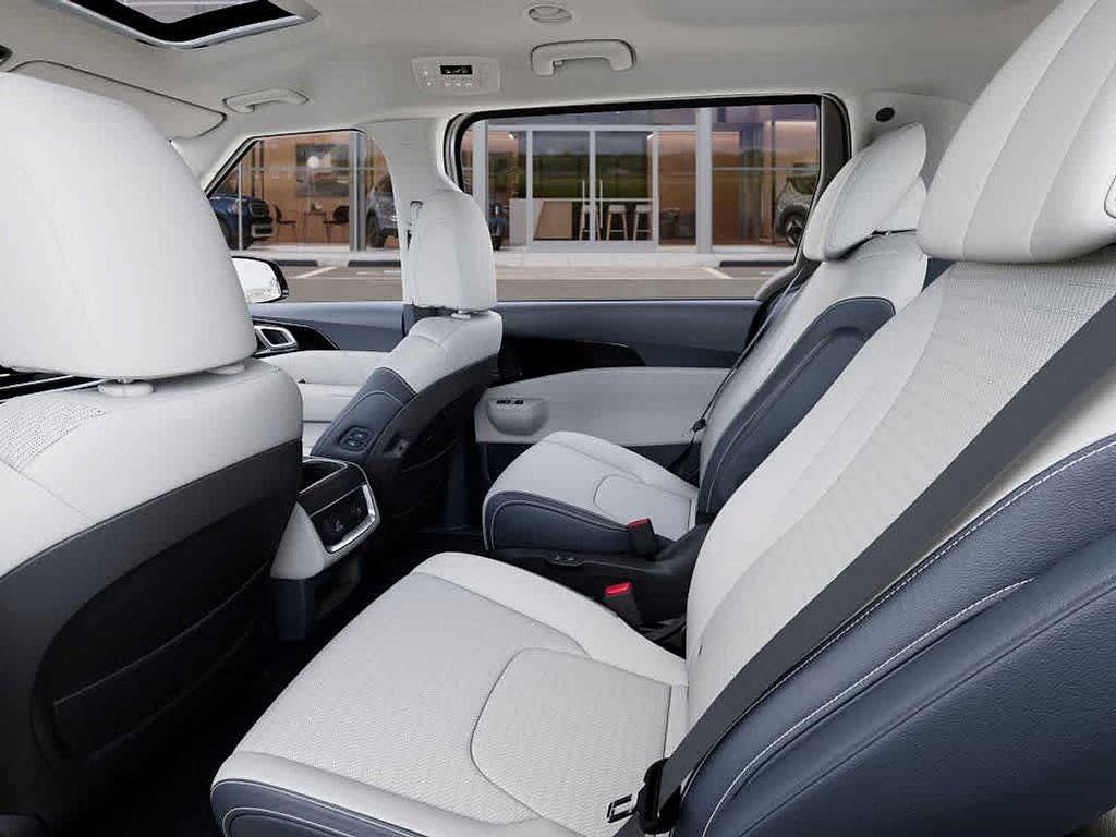 new 2026 Kia Carnival Hybrid car, priced at $55,395