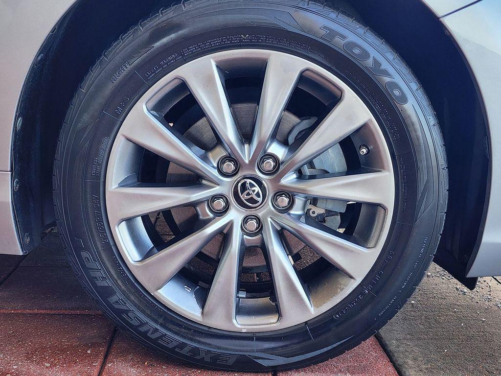 used 2017 Toyota Camry Hybrid car, priced at $17,995